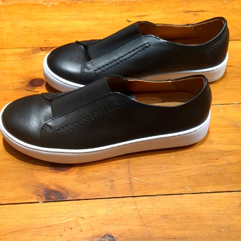 Garnet Hill Zora Slip on Sneaker 37 7